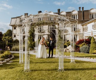 Królewskie wesele w Rezydencji Luxury Hotel: elegancja Art Deco i magia natury