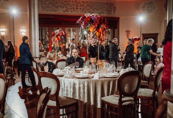 Scenografia i światło epoki