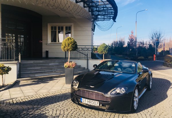 Luksusowy Aston Martin 
