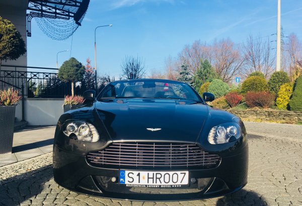 Luksusowy Aston Martin 