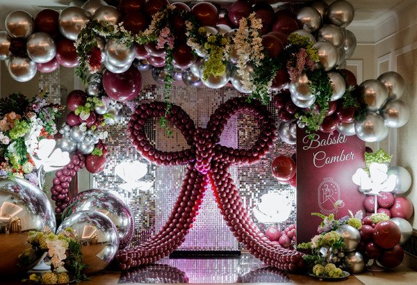 Neon Me Up – ścianki, balony i neony na bale, gale i eventy