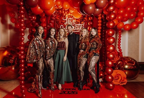 Neon Me Up – ścianki, balony i neony na bale, gale i eventy