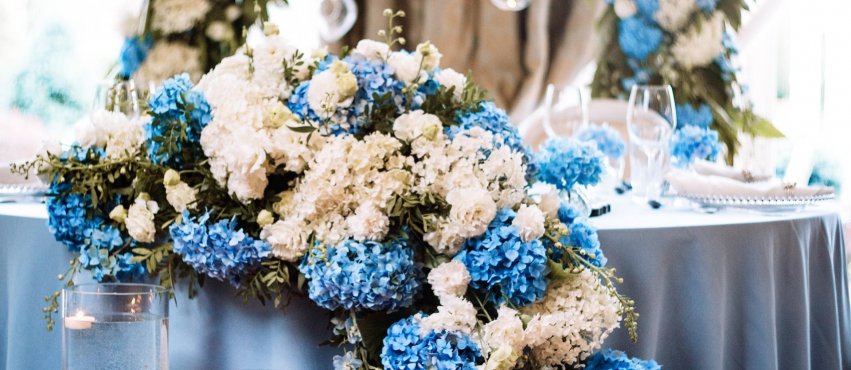 Ślubne dekoracje w stylu luksusowego Lazurowego Wybrzeża