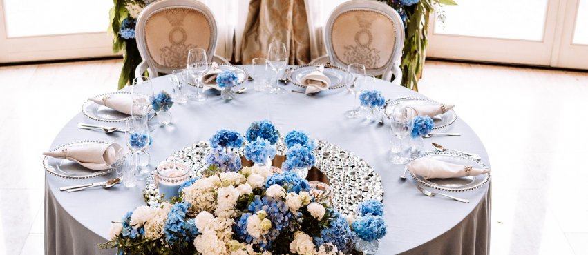 Ślubne dekoracje w stylu luksusowego Lazurowego Wybrzeża