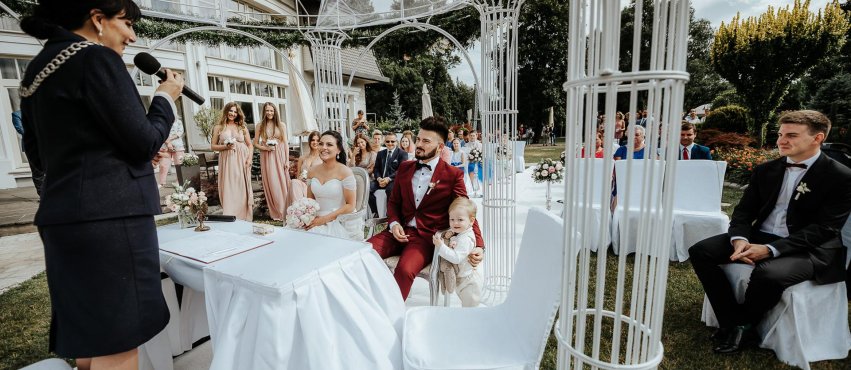 Jak zorganizować wymarzony ślub w plenerze?