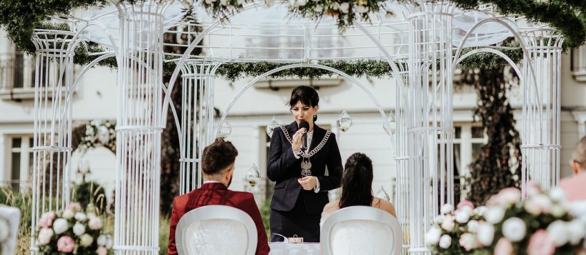 Jak zorganizować wymarzony ślub w plenerze?