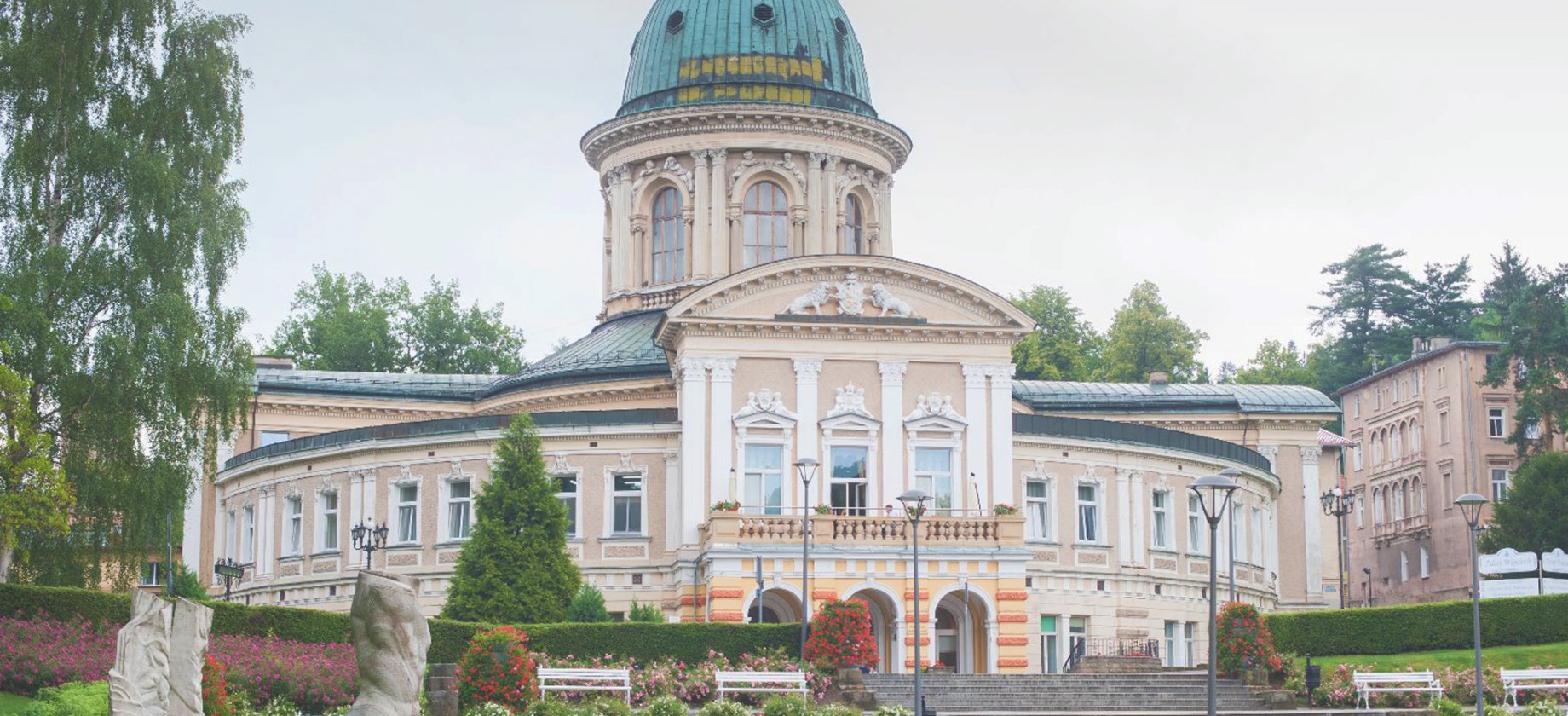 L&aacute;zeňsk&yacute; park a term&aacute;ln&iacute; l&aacute;zně v Lądku Zdroji