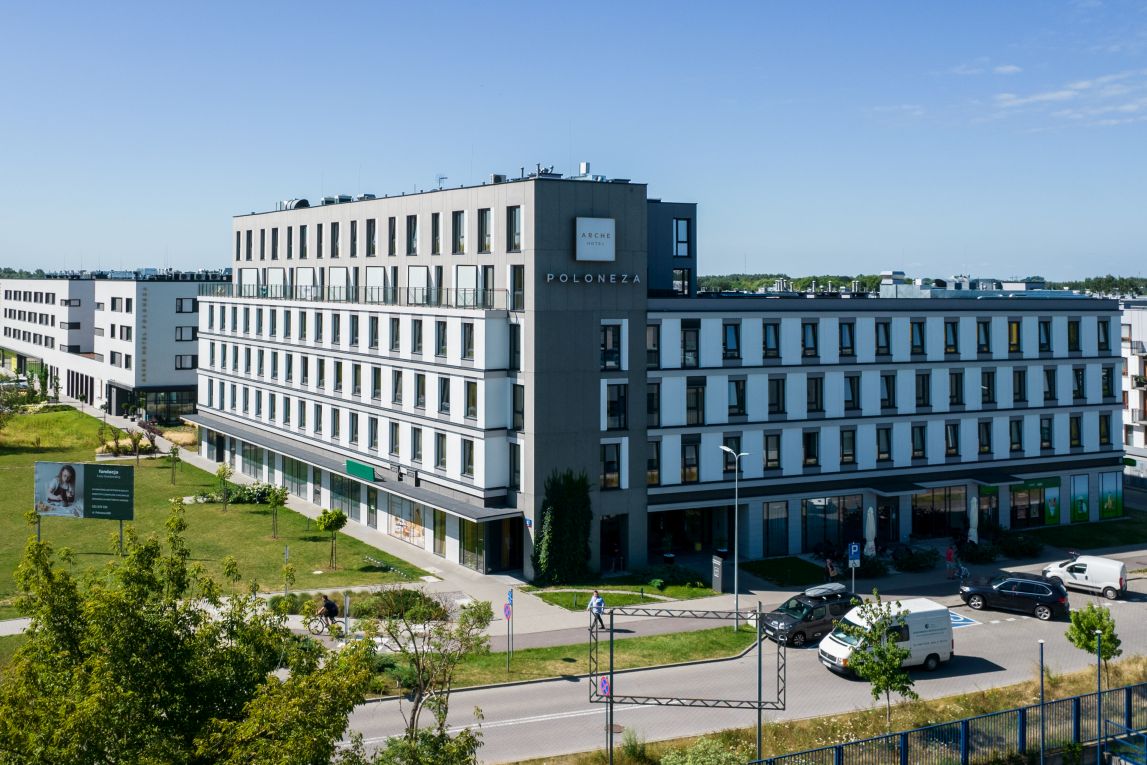 Widok na budynek H1 Arche Hotel Poloneza Warszawa