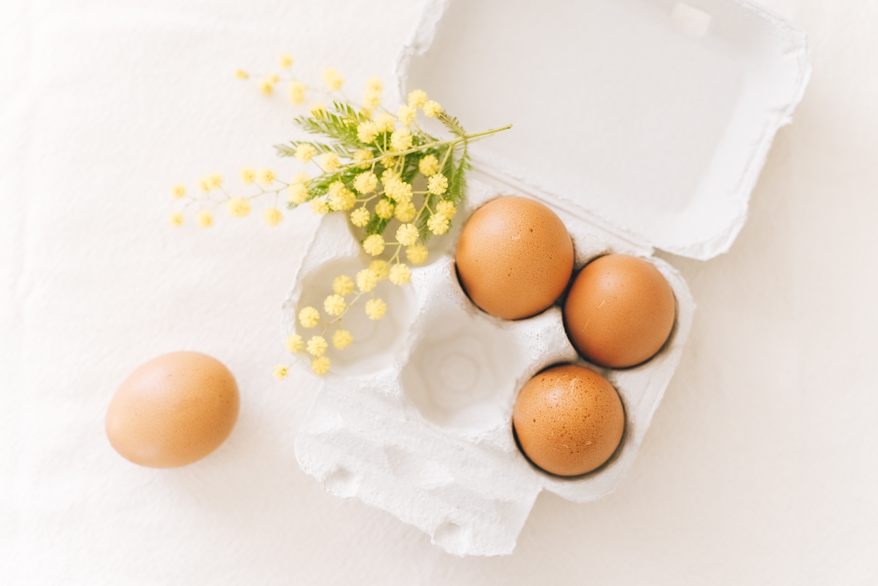 Jajka-wielkanoc-dekoracja-stolu