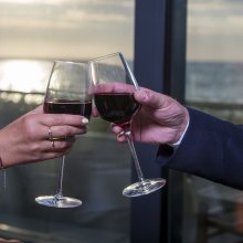 Kolacja przy świecach. Wybierz hotel z widokiem na morze