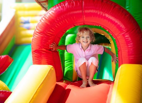 Nafukovací atrakce pro děti