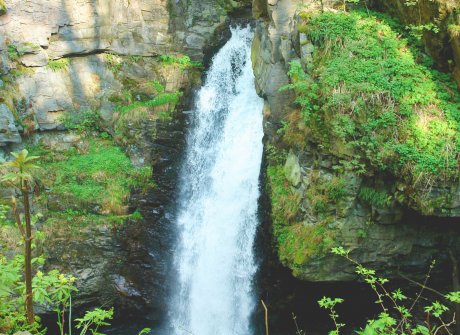 Vodopád Wilczka a památky dřevěné architektury v Międzygórze
