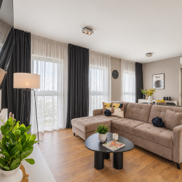 Deluxe with 2 bedrooms