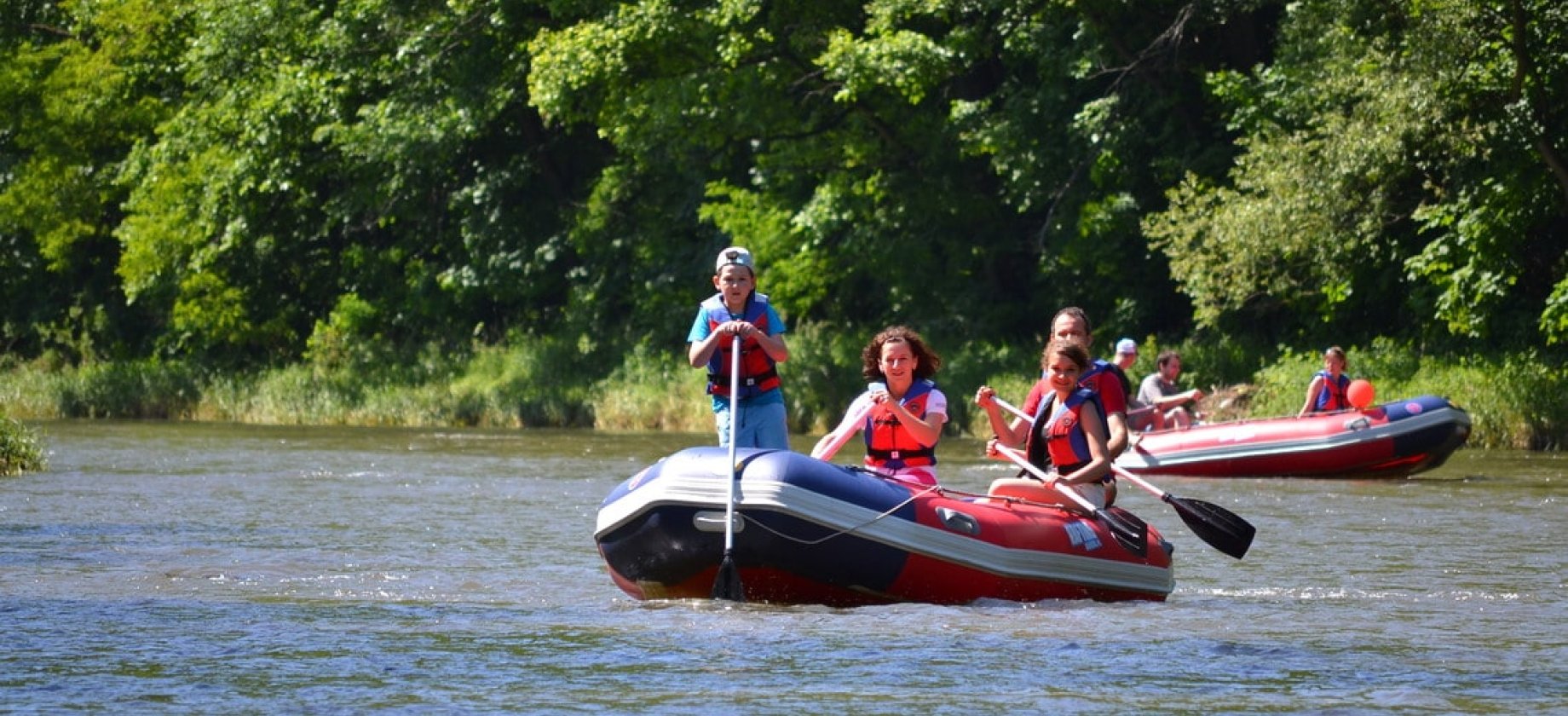 Rafting w Bardzie. Malowniczy spływ Przełomem Bardzkim 