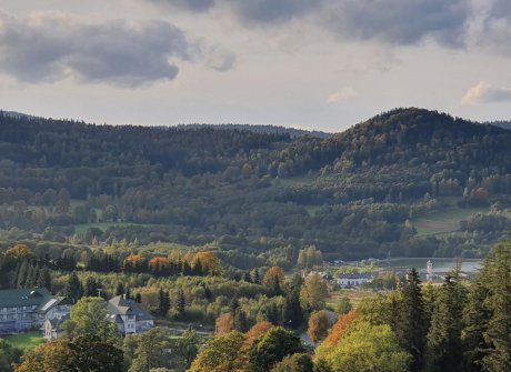 Czernica 1 083 m n.p.m. - Szlaki Turystyczne i Wieża Widokowa na szczycie