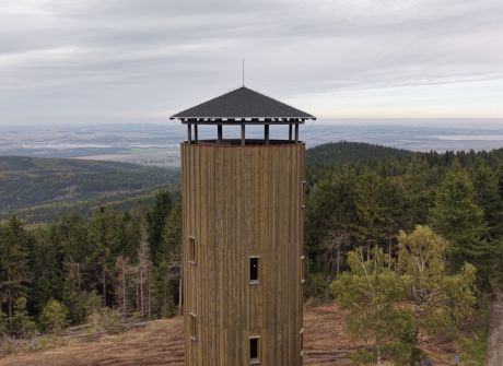 Borówkowa 900 m n.p.m. - Piękne widoki, wieża widokowa i prosty szlak turystyczne