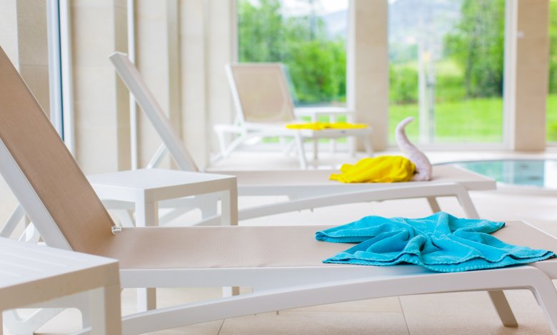 Basen kryty z brodzikiem i jacuzzi