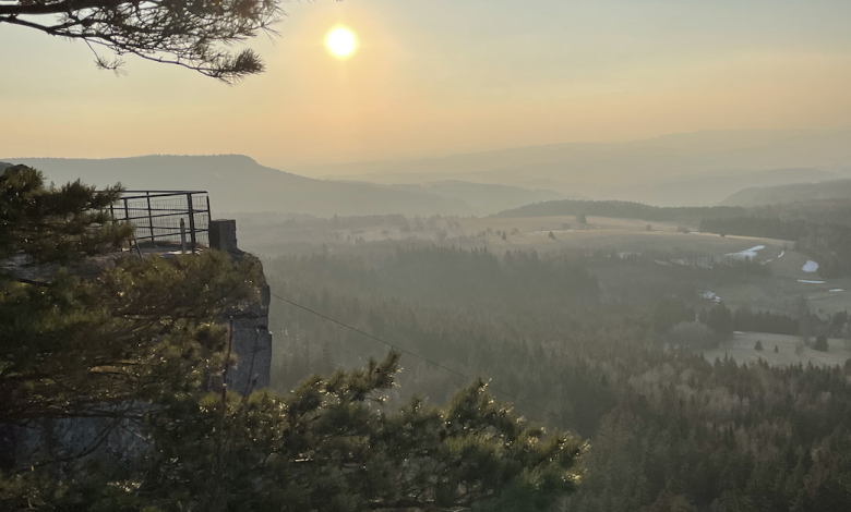 Szczeliniec Wielki - odkryj najwyższy szczyt Gór Stołowych