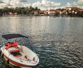 Zamkowe łodzie motorowe