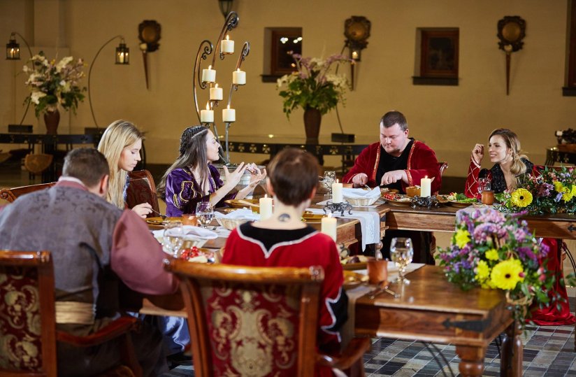 Knight's Feast - an extraordinary journey through time