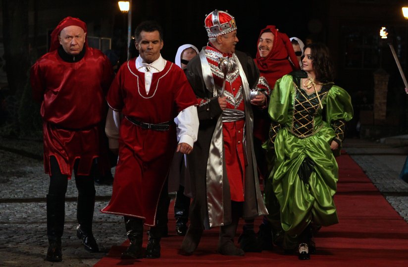 Knight's Feast - an extraordinary journey through time