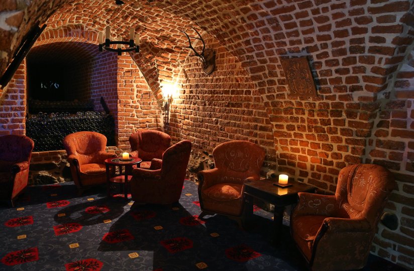 Night Club / Winiarnia