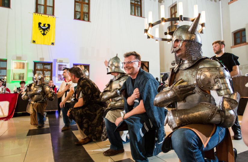 Knight's Feast - an extraordinary journey through time