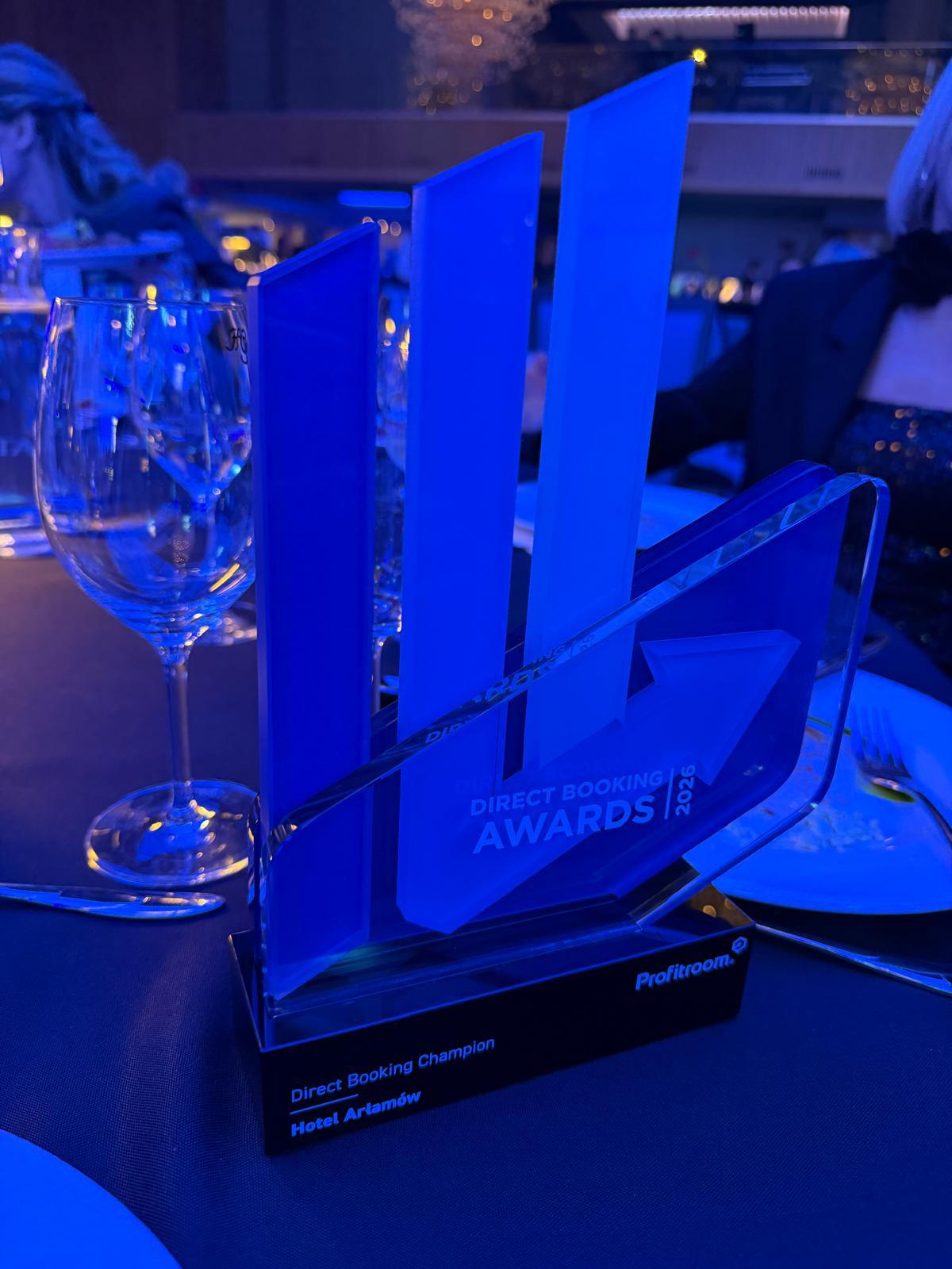 Statuetka z Direct Booking Awards