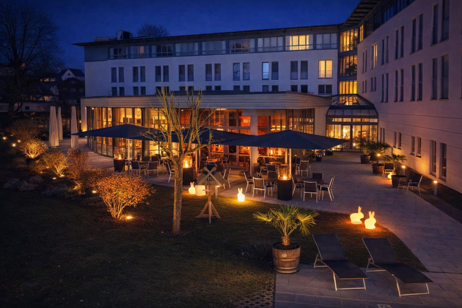 Eingang des Parkhotel Rügen in Bergen auf Rügen für einen entspannten Aufenthalt zum SailGP