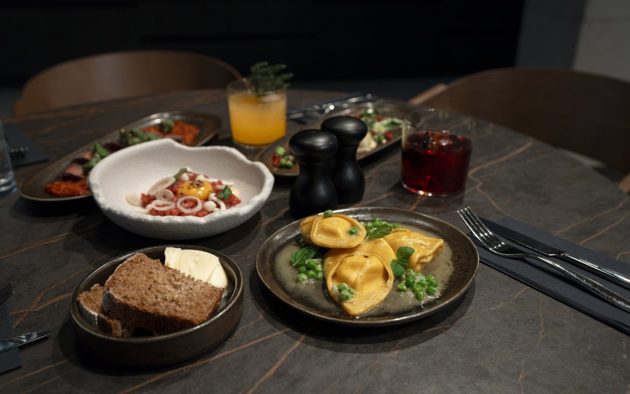 clourestaurandandbar