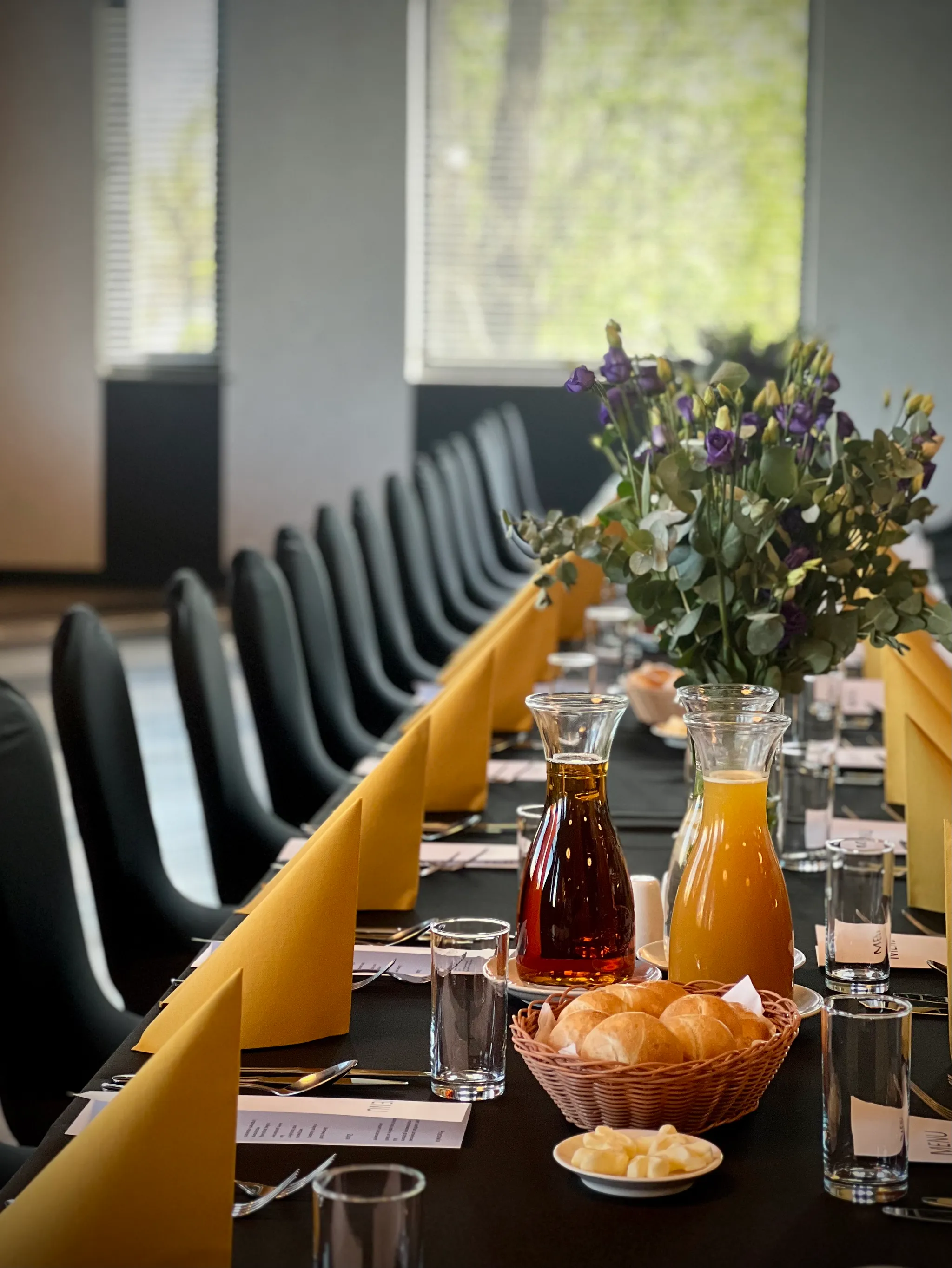 Kameralna sala restauracyjna w o3Hotel na Mokotowie — miejsce na konsolację po pogrzebie