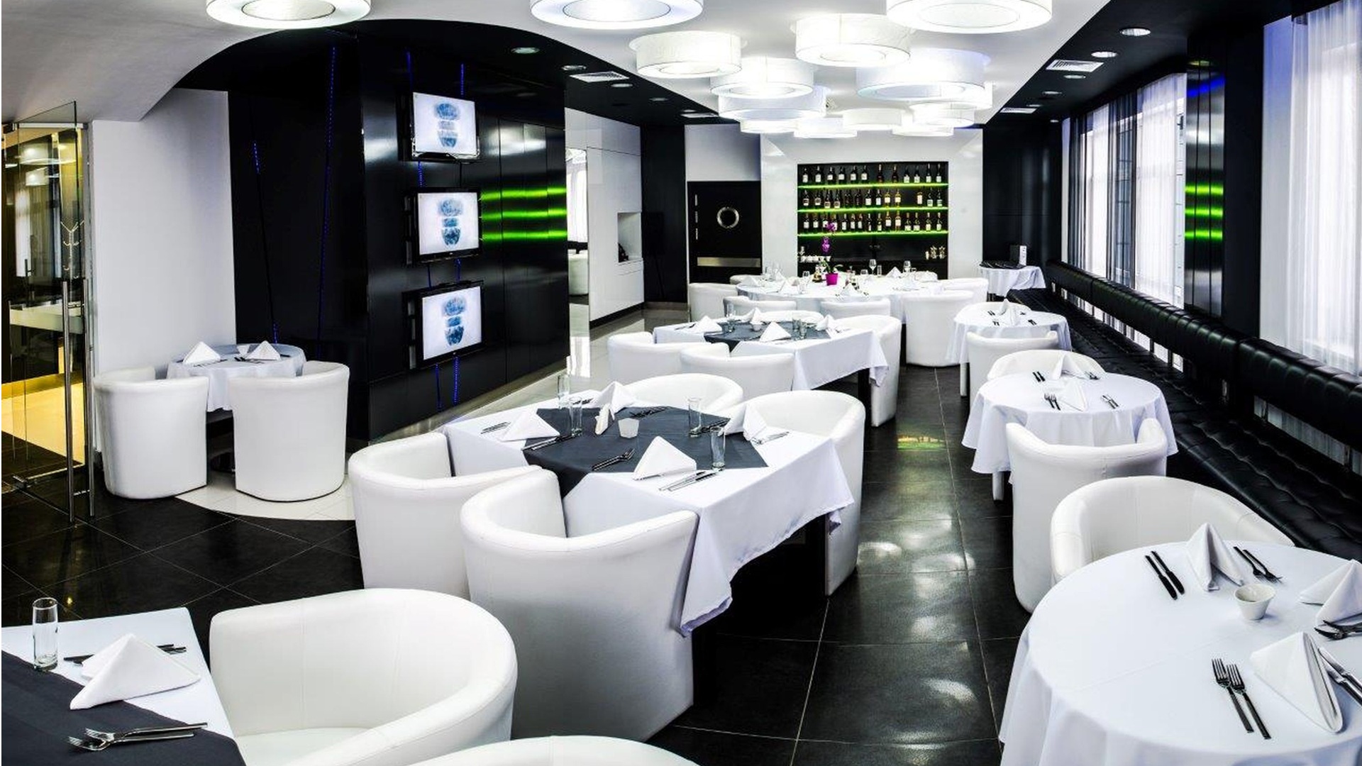 Eleganckie wnętrze restauracji Hotelu Grafit